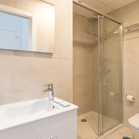 Urbe10 Premium Atarazanas 4 Bedrooms Apartment Malaga