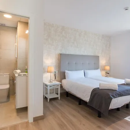 Urbe10 Premium Atarazanas 4 Bedrooms Apartment
