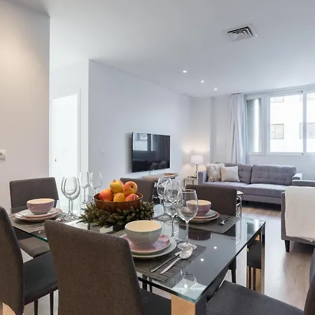 Urbe10 Premium Atarazanas 4 Bedrooms Apartment Malaga