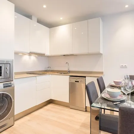 Apartment Urbe10 Premium Atarazanas 4 Bedrooms *