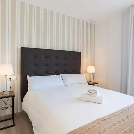 Apartment Urbe10 Premium Atarazanas 4 Bedrooms
