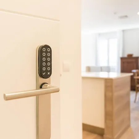 Urbe10 Premium Atarazanas 4 Bedrooms Apartment *